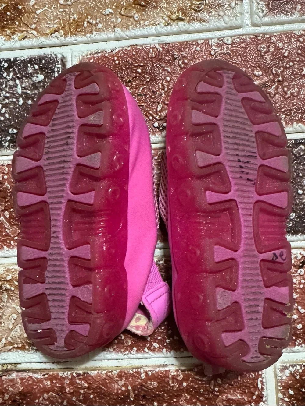 Y2K Vintage 2005 Barbie water shoes/ sandals size 7 toddler girls